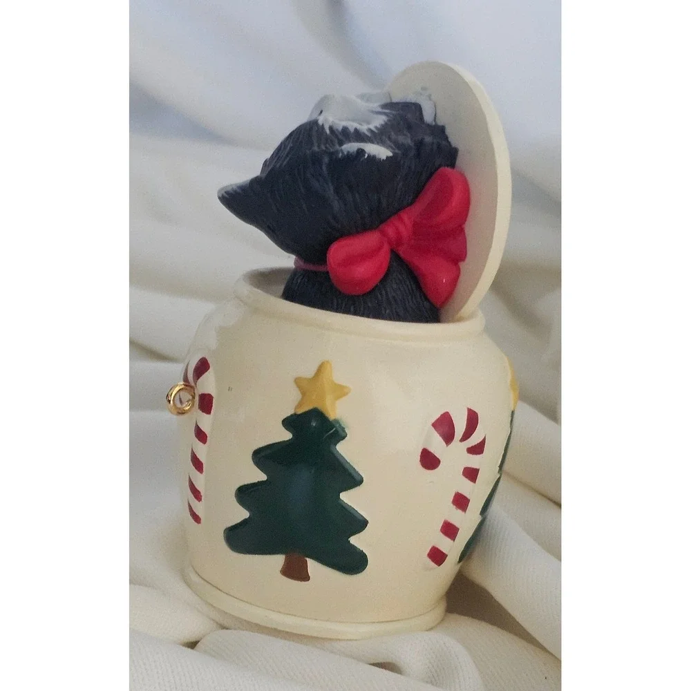 VTG Hallmark Keepsake Ornament 1994 Kitty's Cookies Tuxedo Cat Christmas